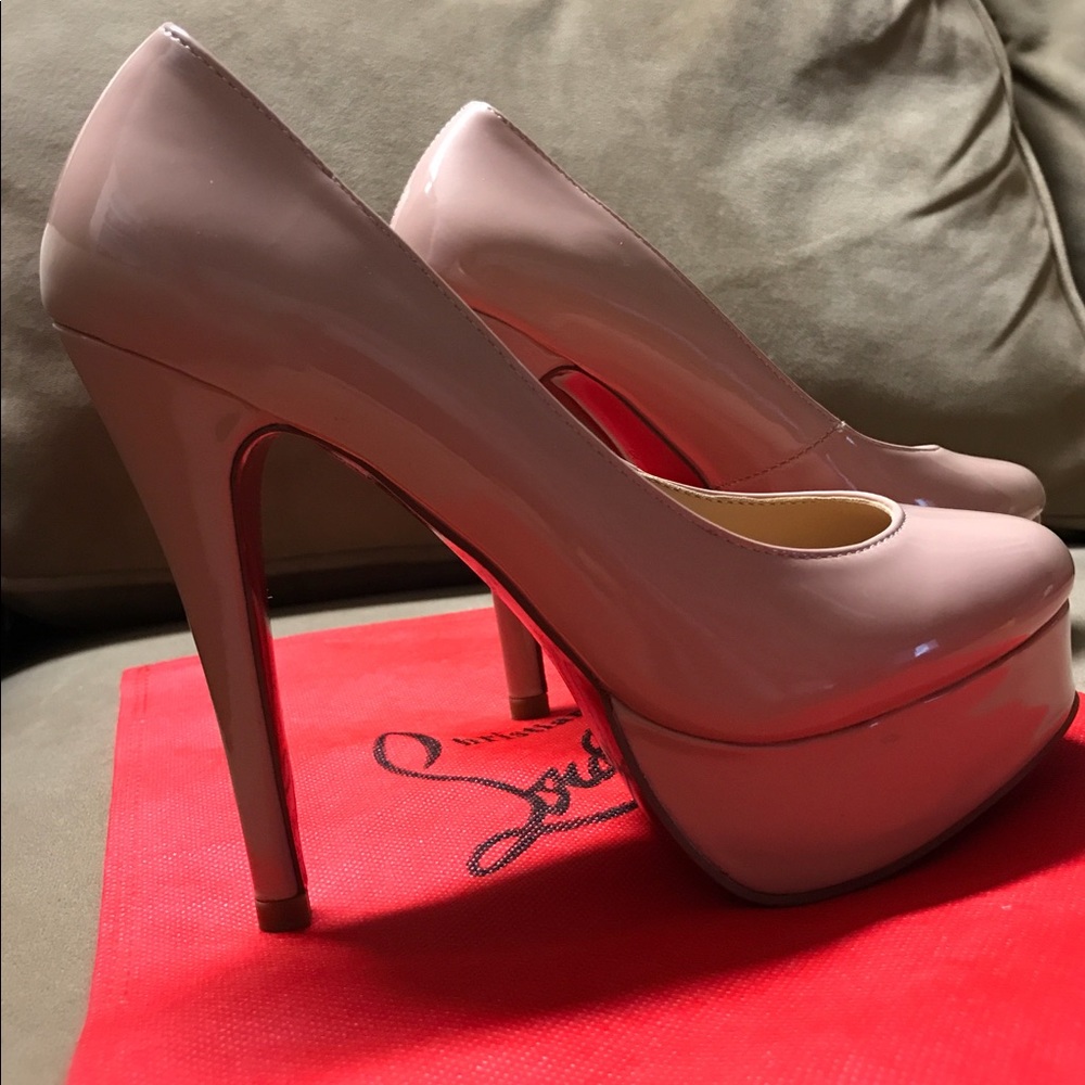 Nude-pink platform pumps